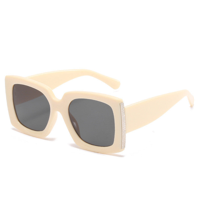 Trendy Large Frame Sunglasses
